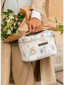 Petunia Pickle Bottom Winnie The Pooh's Friendship In Bloom Inter-Mix Travel Train Case Makeup Bag -Studio Ghibli Store 20735997 av1